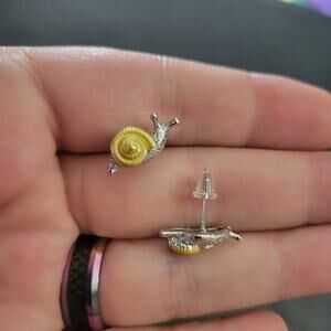 Snail shaped silver & gold tone realistic 3D post earrings